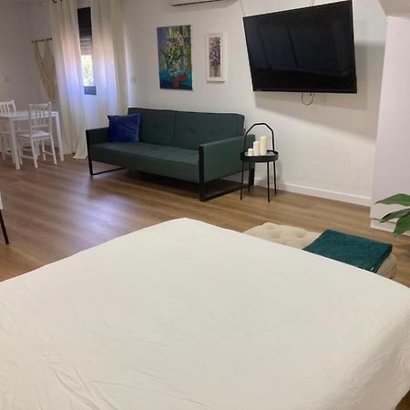 Shamaka'S Apartment Kefar Hananya Luaran gambar
