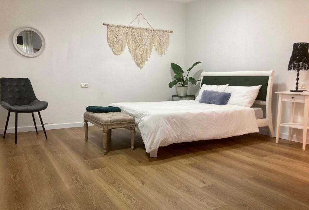 Shamaka'S Apartment Kefar Hananya Luaran gambar